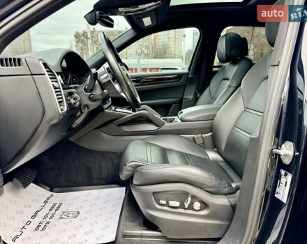 Черный Порше Каен, объемом двигателя 3 л и пробегом 106 тыс. км за 47500 $, фото 33 на Automoto.ua