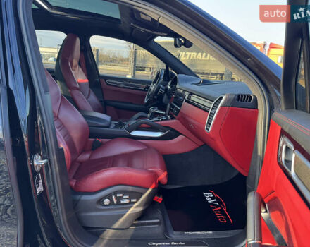 Черный Порше Каен, объемом двигателя 4 л и пробегом 120 тыс. км за 87700 $, фото 28 на Automoto.ua