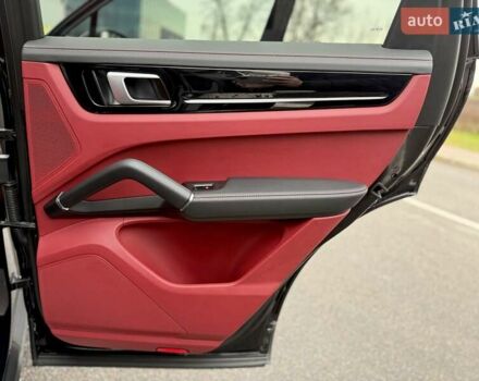 Черный Порше Каен, объемом двигателя 3 л и пробегом 44 тыс. км за 72500 $, фото 48 на Automoto.ua