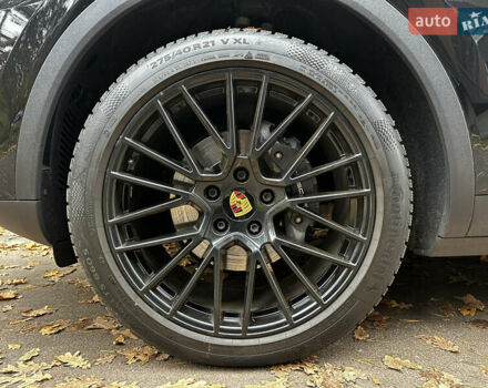 Черный Порше Каен, объемом двигателя 3 л и пробегом 40 тыс. км за 75000 $, фото 11 на Automoto.ua