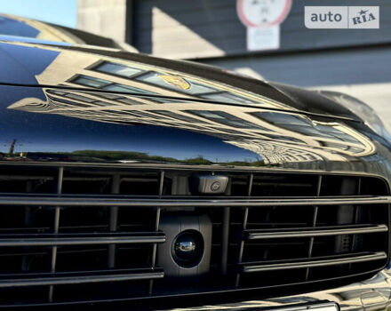 Чорний Порше Cayenne, об'ємом двигуна 3 л та пробігом 38 тис. км за 79500 $, фото 4 на Automoto.ua