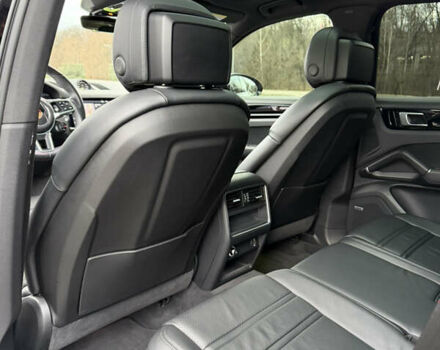 Черный Порше Каен, объемом двигателя 3 л и пробегом 66 тыс. км за 57500 $, фото 40 на Automoto.ua