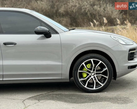 Черный Порше Каен, объемом двигателя 3 л и пробегом 66 тыс. км за 57500 $, фото 13 на Automoto.ua