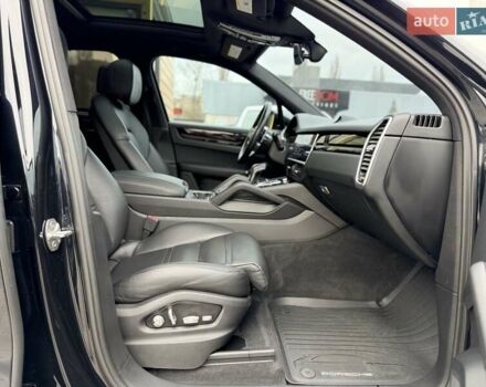 Черный Порше Каен, объемом двигателя 3 л и пробегом 106 тыс. км за 47500 $, фото 20 на Automoto.ua