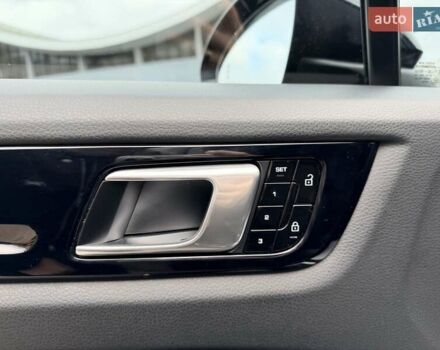 Черный Порше Каен, объемом двигателя 3 л и пробегом 106 тыс. км за 47500 $, фото 31 на Automoto.ua