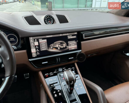 Чорний Порше Cayenne, об'ємом двигуна 4 л та пробігом 88 тис. км за 98800 $, фото 56 на Automoto.ua