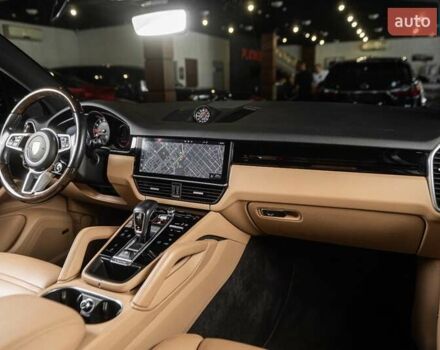 Чорний Порше Cayenne, об'ємом двигуна 3 л та пробігом 82 тис. км за 59999 $, фото 20 на Automoto.ua