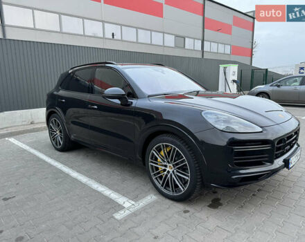 Чорний Порше Cayenne, об'ємом двигуна 4 л та пробігом 88 тис. км за 98800 $, фото 9 на Automoto.ua