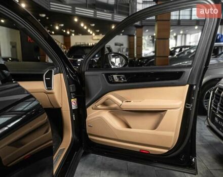 Чорний Порше Cayenne, об'ємом двигуна 3 л та пробігом 82 тис. км за 59999 $, фото 33 на Automoto.ua