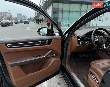 Черный Порше Каен, объемом двигателя 4 л и пробегом 83 тыс. км за 110000 $, фото 32 на Automoto.ua