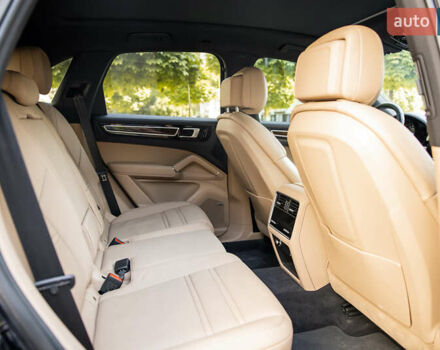 Чорний Порше Cayenne, об'ємом двигуна 3 л та пробігом 74 тис. км за 58000 $, фото 15 на Automoto.ua