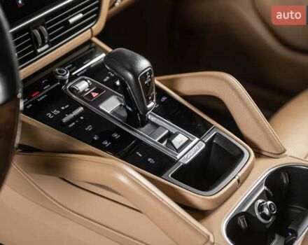Чорний Порше Cayenne, об'ємом двигуна 3 л та пробігом 82 тис. км за 59999 $, фото 17 на Automoto.ua