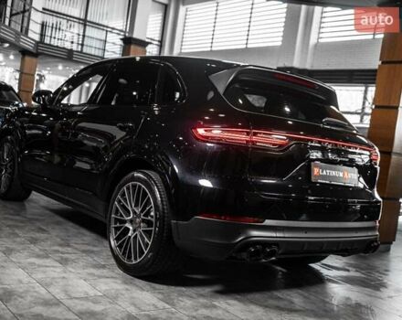 Чорний Порше Cayenne, об'ємом двигуна 3 л та пробігом 82 тис. км за 59999 $, фото 39 на Automoto.ua