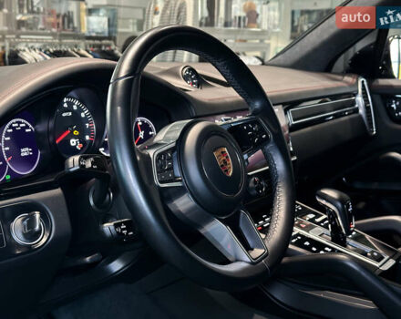 Черный Порше Каен, объемом двигателя 4 л и пробегом 34 тыс. км за 95000 $, фото 14 на Automoto.ua
