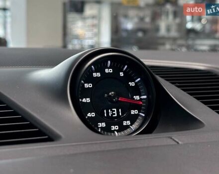 Черный Порше Каен, объемом двигателя 4 л и пробегом 34 тыс. км за 95000 $, фото 20 на Automoto.ua