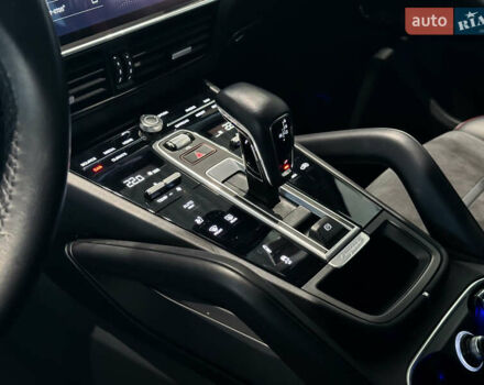 Черный Порше Каен, объемом двигателя 4 л и пробегом 34 тыс. км за 95000 $, фото 25 на Automoto.ua