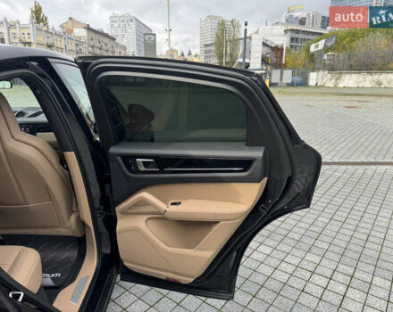 Черный Порше Каен, объемом двигателя 3 л и пробегом 35 тыс. км за 81999 $, фото 28 на Automoto.ua