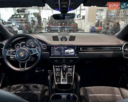 Черный Порше Каен, объемом двигателя 4 л и пробегом 34 тыс. км за 95000 $, фото 26 на Automoto.ua