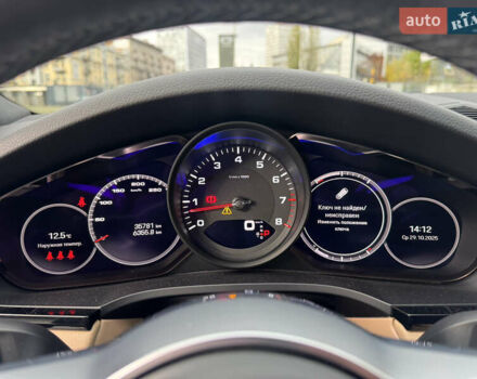Черный Порше Каен, объемом двигателя 3 л и пробегом 35 тыс. км за 81999 $, фото 14 на Automoto.ua