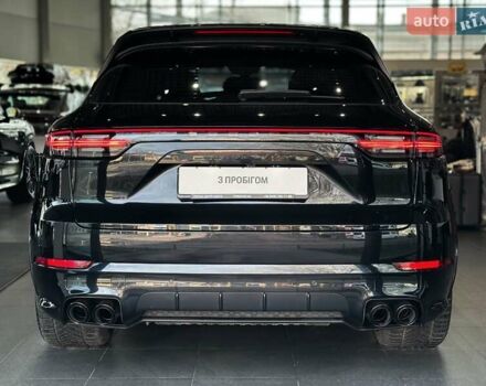 Черный Порше Каен, объемом двигателя 4 л и пробегом 34 тыс. км за 95000 $, фото 5 на Automoto.ua