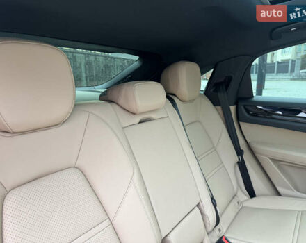 Черный Порше Каен, объемом двигателя 3 л и пробегом 35 тыс. км за 81999 $, фото 30 на Automoto.ua