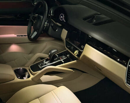 Чорний Порше Cayenne, об'ємом двигуна 3 л та пробігом 1 тис. км за 117500 $, фото 6 на Automoto.ua