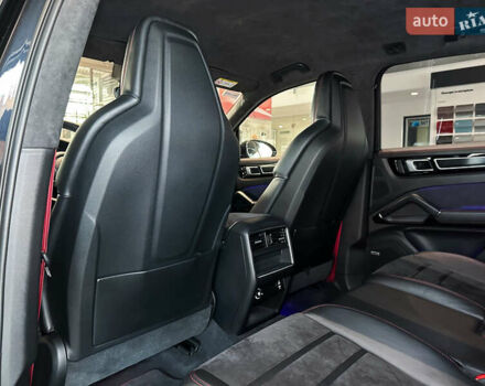 Черный Порше Каен, объемом двигателя 4 л и пробегом 34 тыс. км за 95000 $, фото 27 на Automoto.ua