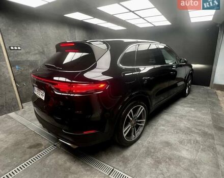 Черный Порше Каен, объемом двигателя 3 л и пробегом 63 тыс. км за 79300 $, фото 4 на Automoto.ua