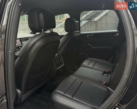 Черный Порше Каен, объемом двигателя 3 л и пробегом 63 тыс. км за 79300 $, фото 10 на Automoto.ua