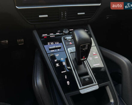 Чорний Порше Cayenne, об'ємом двигуна 2.9 л та пробігом 60 тис. км за 73500 $, фото 24 на Automoto.ua