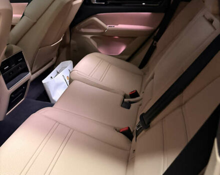 Чорний Порше Cayenne, об'ємом двигуна 3 л та пробігом 1 тис. км за 117500 $, фото 4 на Automoto.ua