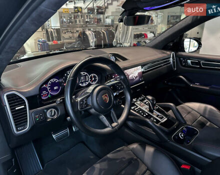 Черный Порше Каен, объемом двигателя 4 л и пробегом 34 тыс. км за 95000 $, фото 13 на Automoto.ua