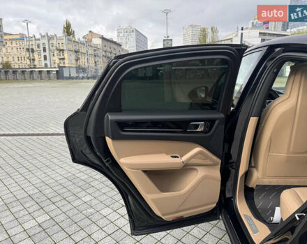 Черный Порше Каен, объемом двигателя 3 л и пробегом 35 тыс. км за 81999 $, фото 22 на Automoto.ua