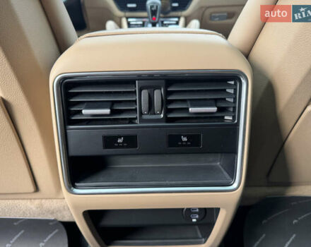 Черный Порше Каен, объемом двигателя 3 л и пробегом 35 тыс. км за 81999 $, фото 21 на Automoto.ua