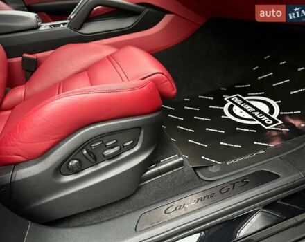 Черный Порше Каен, объемом двигателя 4 л и пробегом 57 тыс. км за 109900 $, фото 66 на Automoto.ua