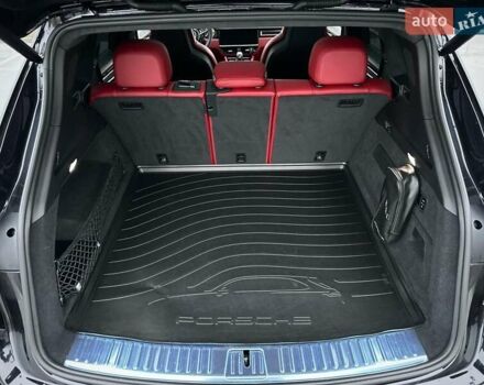 Черный Порше Каен, объемом двигателя 4 л и пробегом 57 тыс. км за 109900 $, фото 40 на Automoto.ua