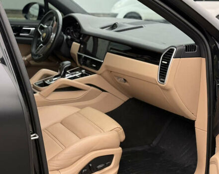 Порше Cayenne 2022 у Києві на Automoto.ua Чорний Порше Cayenne, об'ємом двигуна 3 л та пробігом 50 тис. км за 92000 $, фото 13 на Automoto.ua