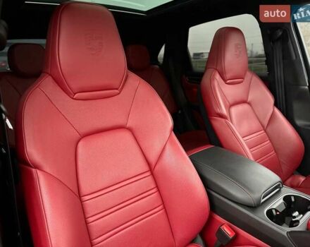 Черный Порше Каен, объемом двигателя 4 л и пробегом 57 тыс. км за 109900 $, фото 76 на Automoto.ua