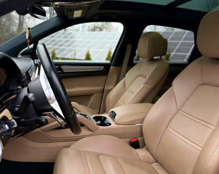 Чорний Порше Cayenne, об'ємом двигуна 3 л та пробігом 45 тис. км за 73000 $, фото 11 на Automoto.ua