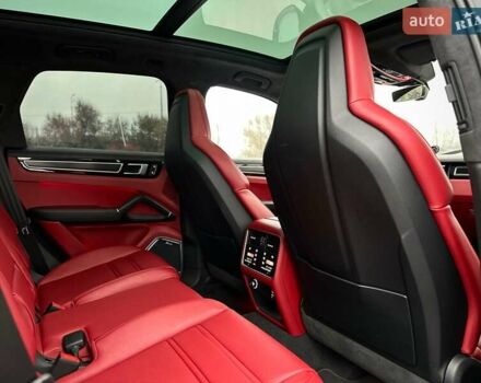 Черный Порше Каен, объемом двигателя 4 л и пробегом 57 тыс. км за 109900 $, фото 72 на Automoto.ua