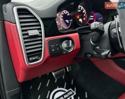 Черный Порше Каен, объемом двигателя 4 л и пробегом 57 тыс. км за 109900 $, фото 45 на Automoto.ua