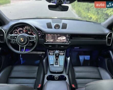 Чорний Порше Cayenne, об'ємом двигуна 4 л та пробігом 21 тис. км за 88000 $, фото 29 на Automoto.ua
