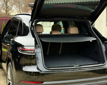 Чорний Порше Cayenne, об'ємом двигуна 3 л та пробігом 45 тис. км за 73000 $, фото 2 на Automoto.ua