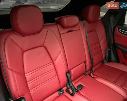 Черный Порше Каен, объемом двигателя 4 л и пробегом 57 тыс. км за 109900 $, фото 75 на Automoto.ua