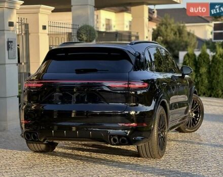 Чорний Порше Cayenne, об'ємом двигуна 4 л та пробігом 21 тис. км за 88000 $, фото 6 на Automoto.ua