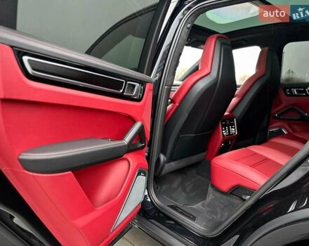 Черный Порше Каен, объемом двигателя 4 л и пробегом 57 тыс. км за 109900 $, фото 56 на Automoto.ua