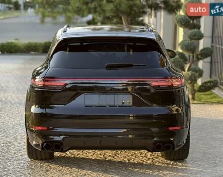 Чорний Порше Cayenne, об'ємом двигуна 4 л та пробігом 21 тис. км за 88000 $, фото 5 на Automoto.ua