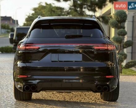 Чорний Порше Cayenne, об'ємом двигуна 4 л та пробігом 21 тис. км за 88000 $, фото 7 на Automoto.ua