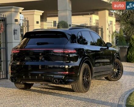 Чорний Порше Cayenne, об'ємом двигуна 4 л та пробігом 21 тис. км за 88000 $, фото 4 на Automoto.ua