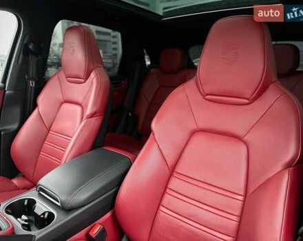 Черный Порше Каен, объемом двигателя 4 л и пробегом 57 тыс. км за 109900 $, фото 50 на Automoto.ua